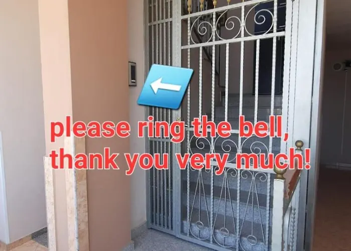 بيت شباب Crew